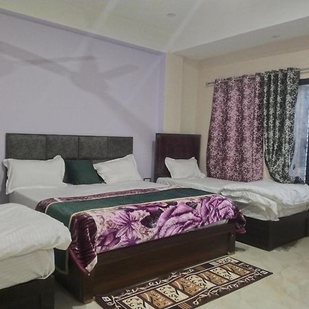 מלון Vrindāvan Dixit Residency מראה חיצוני תמונה