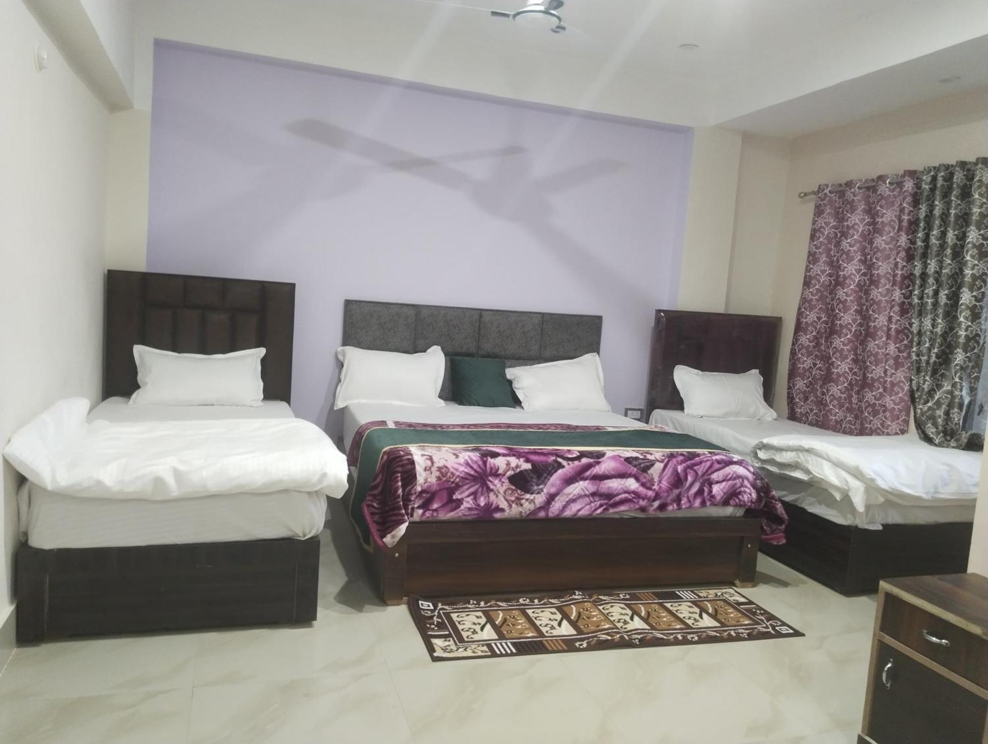 מלון Vrindāvan Dixit Residency מראה חיצוני תמונה