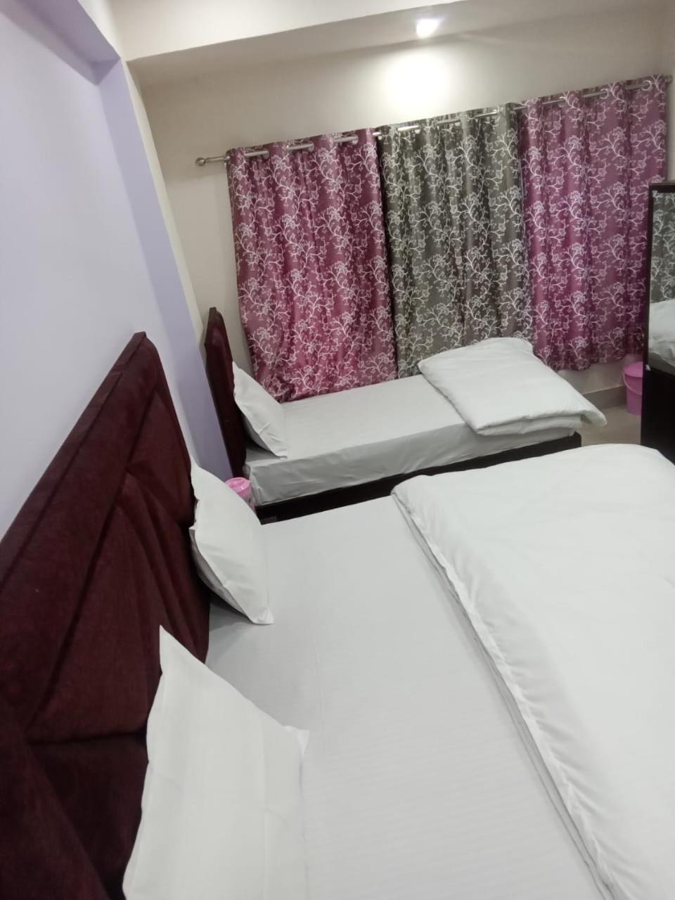 מלון Vrindāvan Dixit Residency מראה חיצוני תמונה